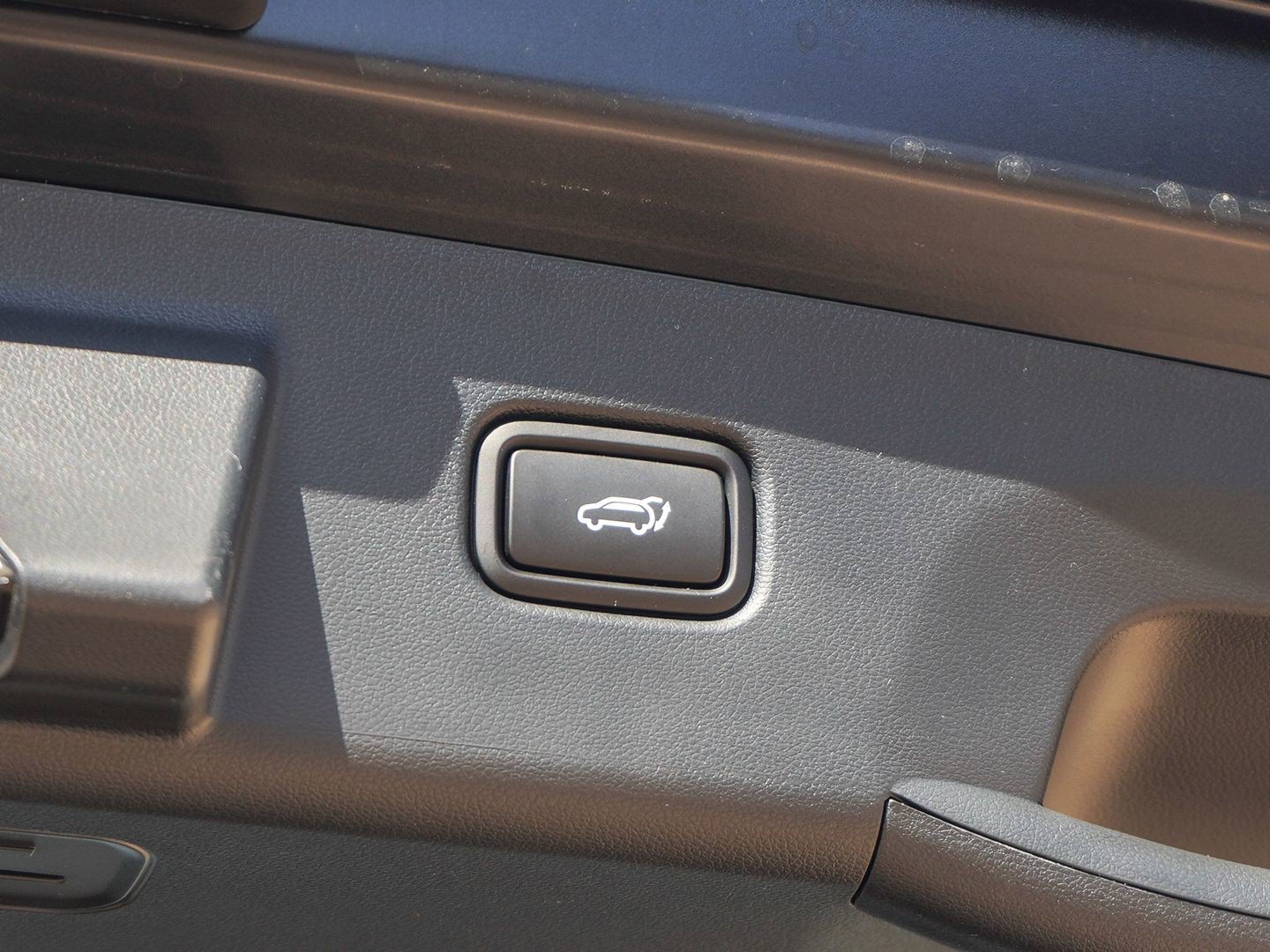 New 2026 Amazon Gray Hyundai SEL AWD image 9