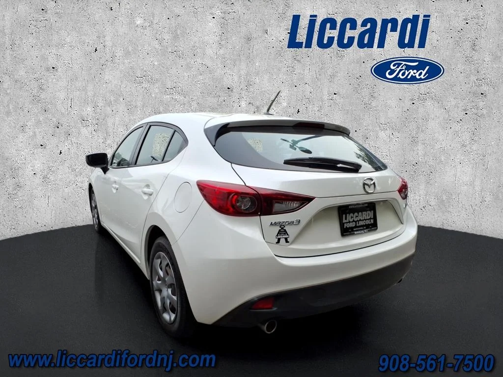 Used 2014 White Mazda i Sport image 4