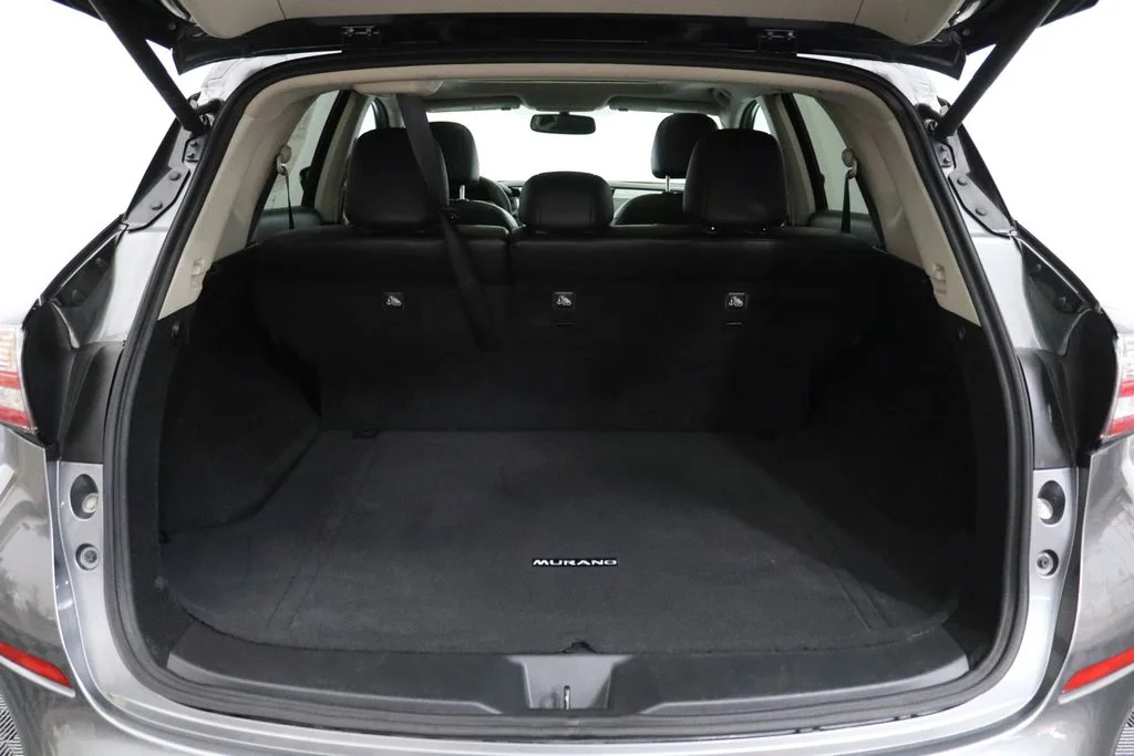 Used 2015 Gray Nissan SL image 32