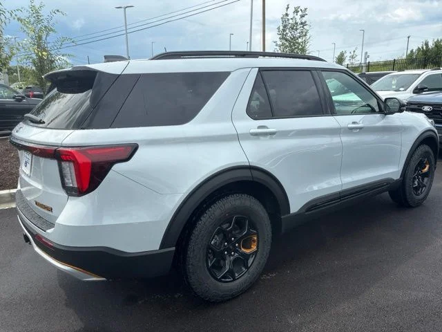 New 2026 White Ford Tremor image 9