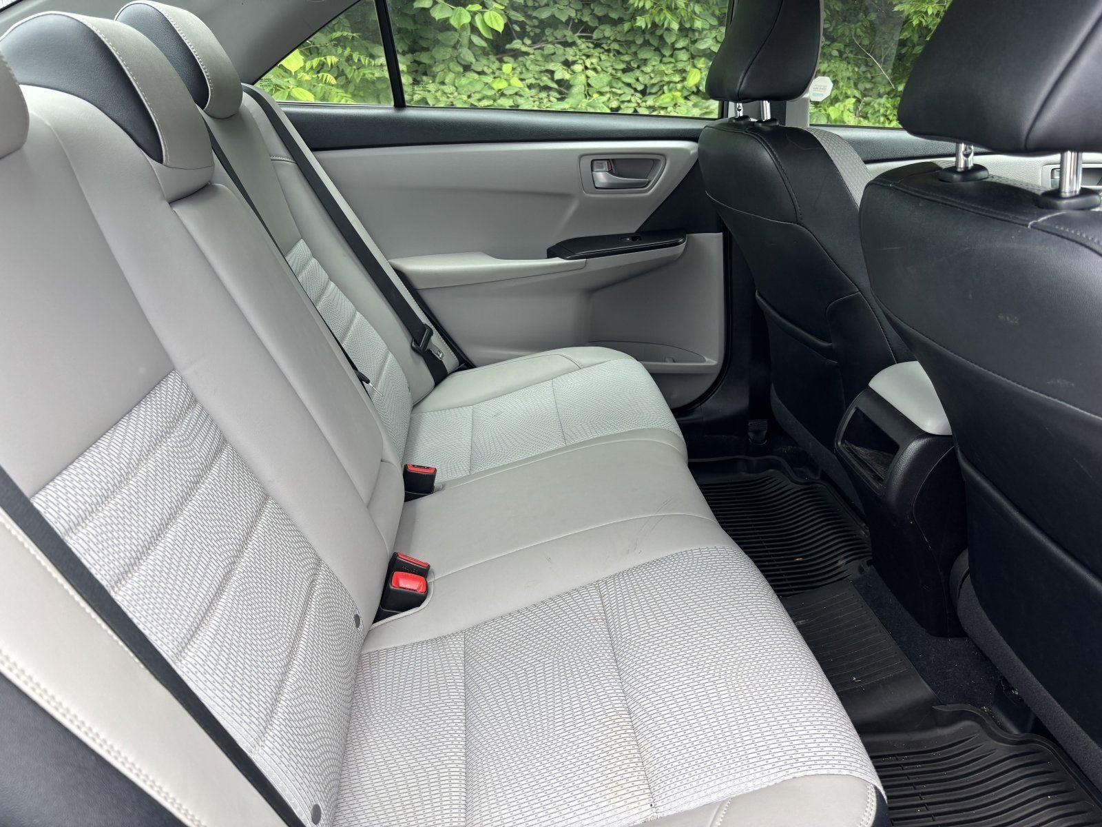 Used 2017 Blizzard Pearl Toyota SE image 31