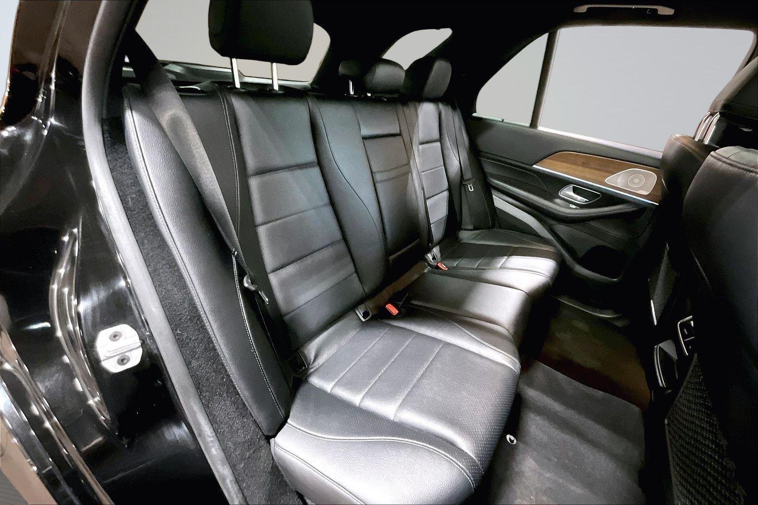 Used 2022 Obsidian Black Metallic Mercedes-Benz GLE 450 image 28
