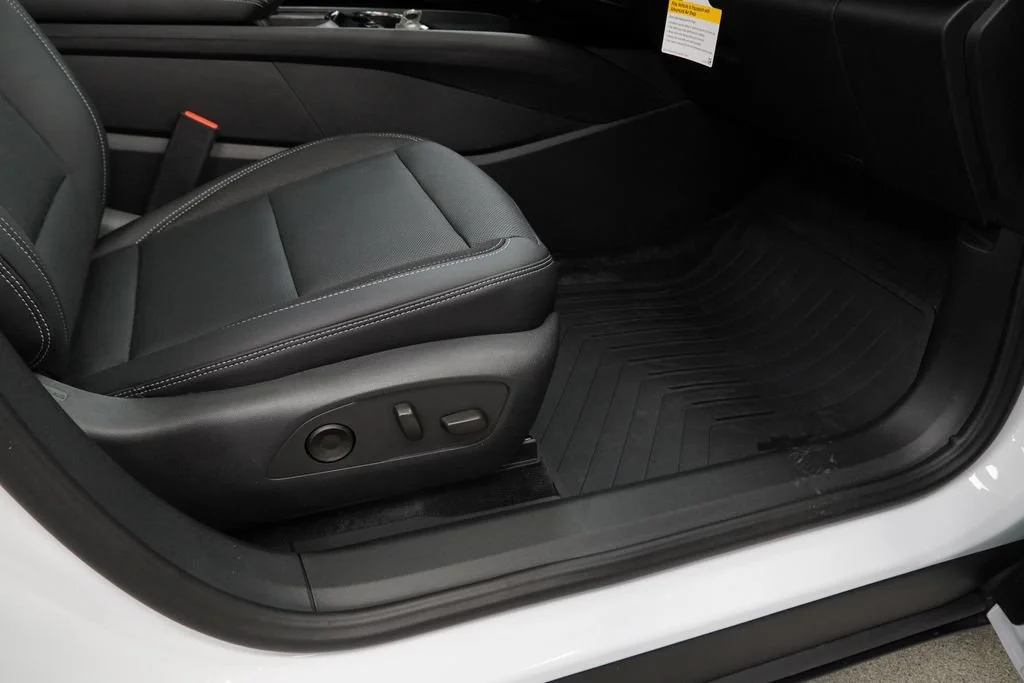 New 2026 Summit White Chevrolet LT image 29