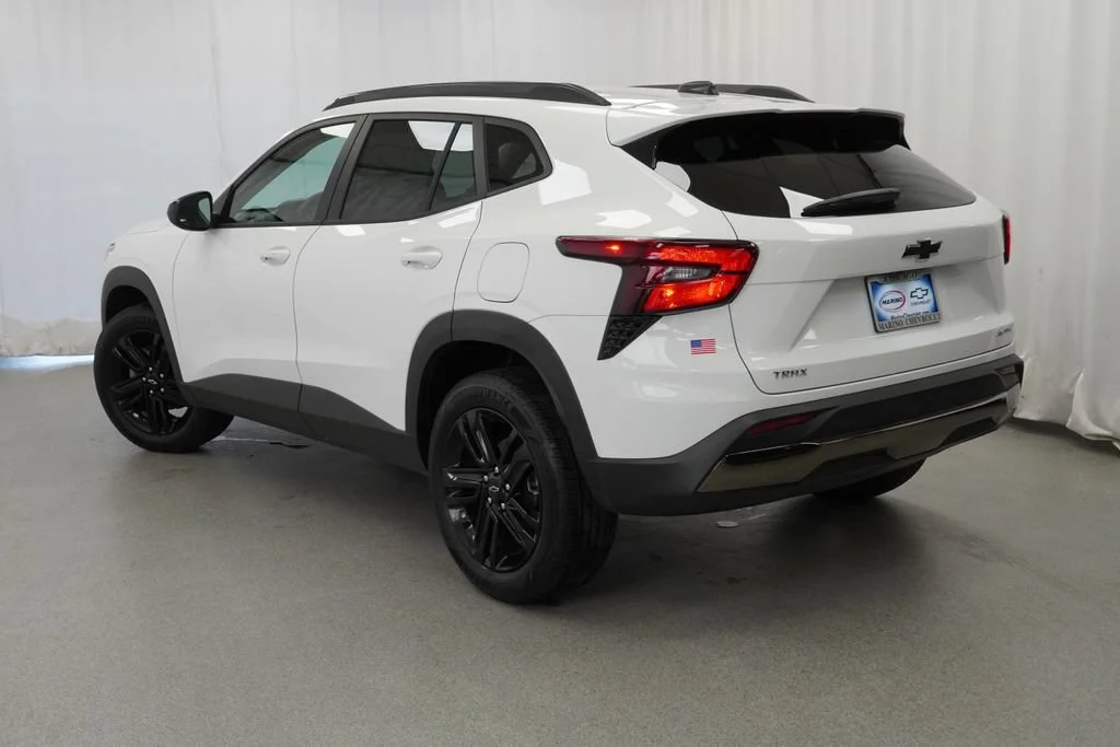 New 2026 Summit White Chevrolet ACTIV image 4