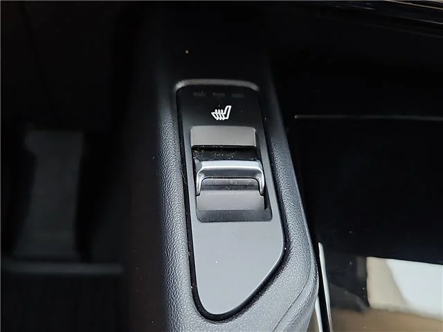 Used 2024 Dawning Red KIA S Front-Wheel Drive image 17