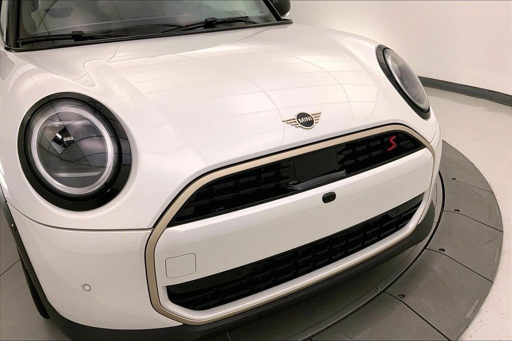 Used 2026 Nanuq White Metallic MINI Iconic image 29