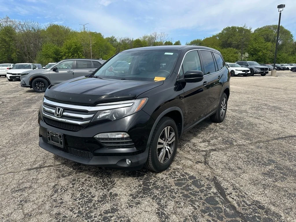 Used 2017 Honda Pilot EX with VIN 5FNYF6H34HB034331 for sale in Glendale, WI
