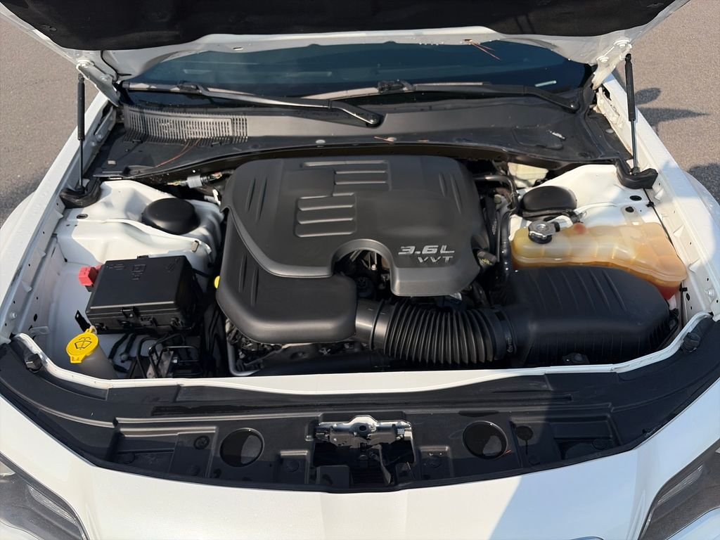 Used 2014 Ivory Chrysler S image 23