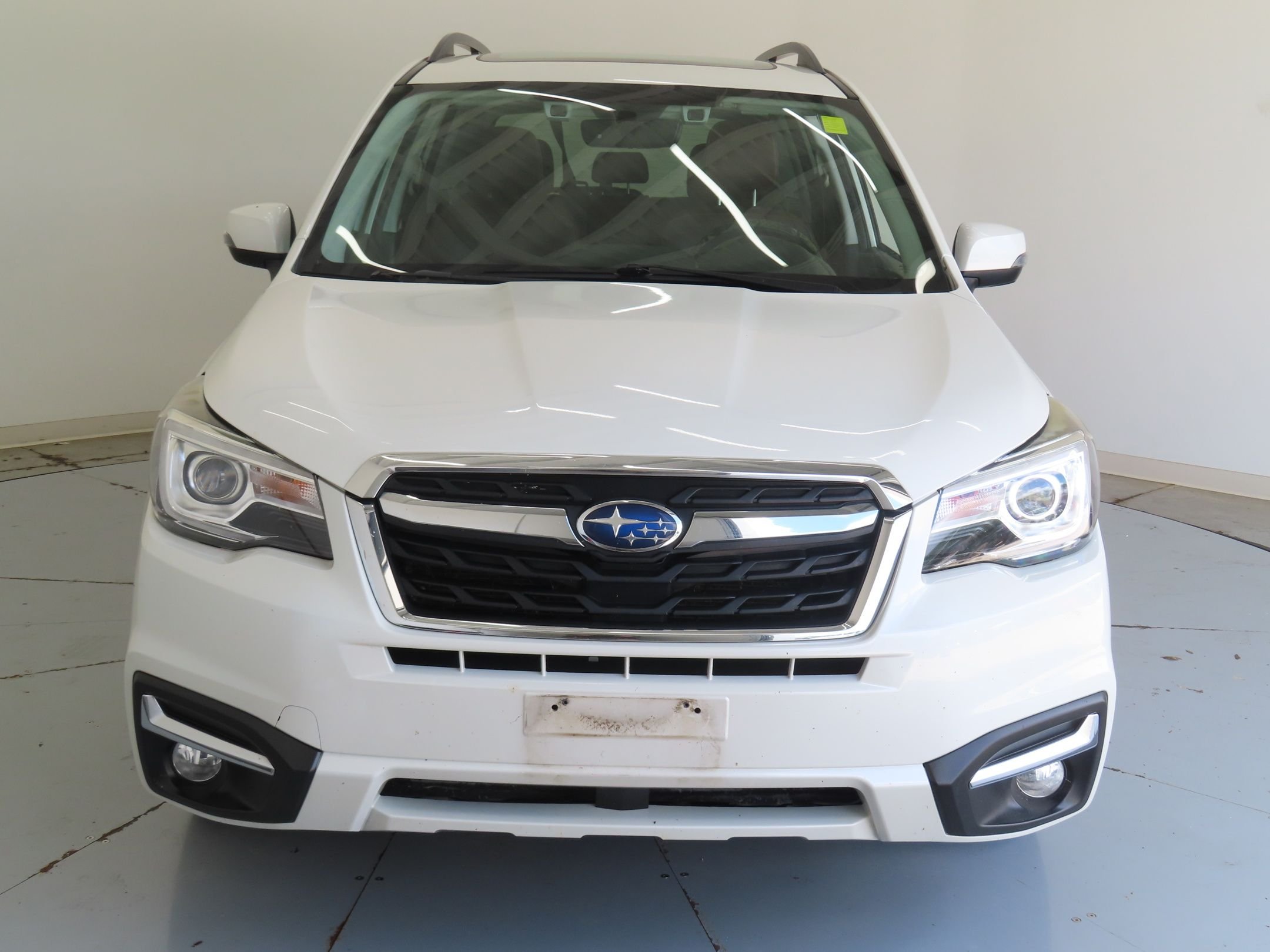 Used 2017 White Subaru 2.5i Touring image 9