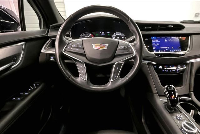 Used 2022 Dark Moon Blue Metallic Cadillac Luxury image 6