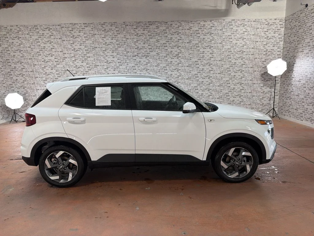 Used 2026 Lunar White Hyundai SEL image 8