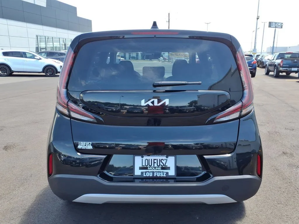 2024 Kia Soul LX - Photo 30