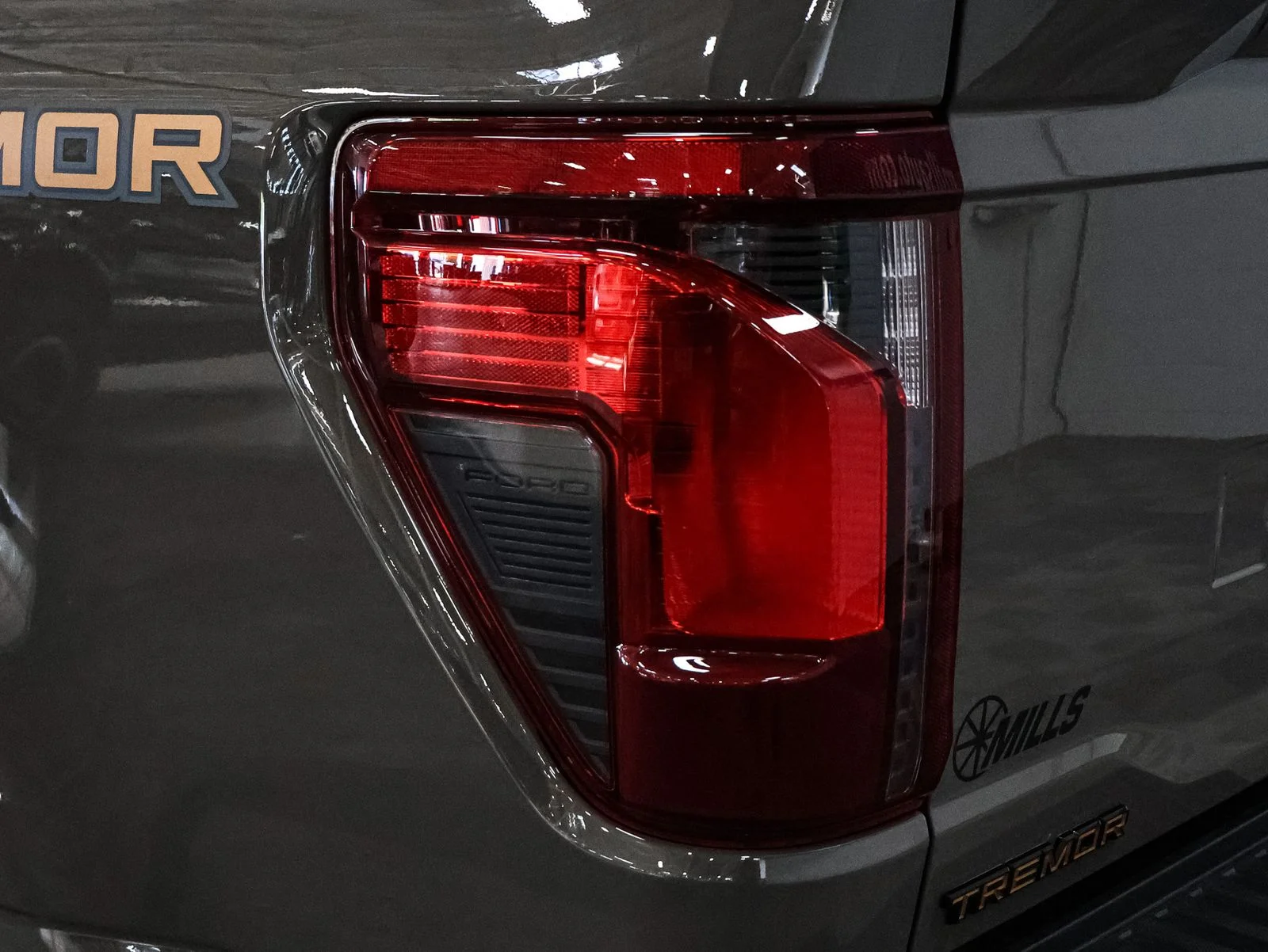 New 2026 Marsh Gray Ford Tremor® image 15