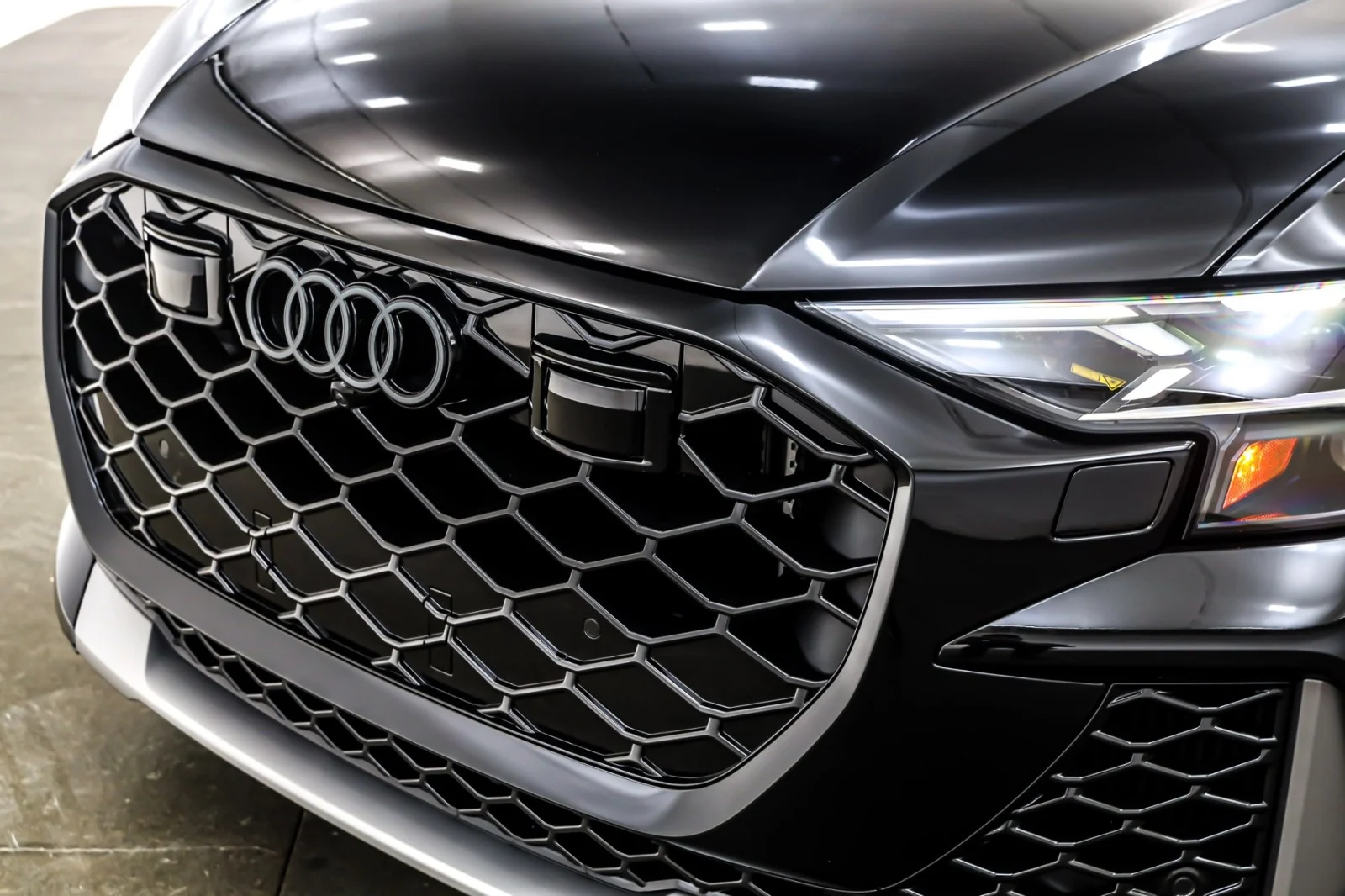 2026 Audi RS Q8 Base - Photo 13