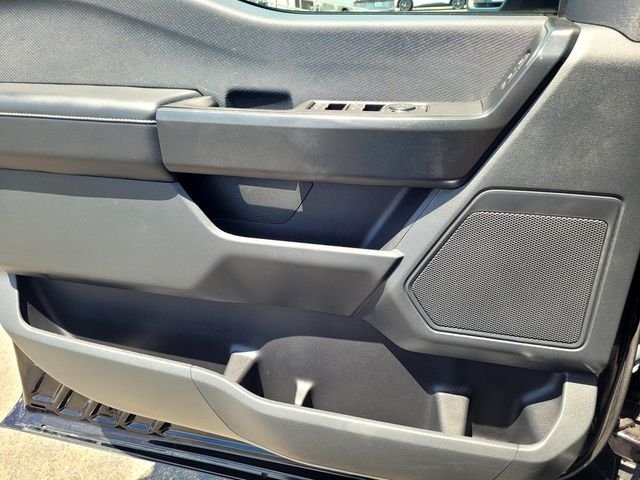 Used 2022  Ford XL image 14