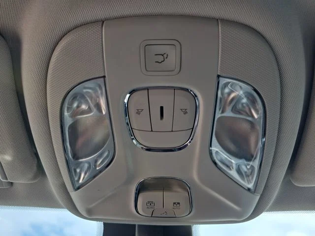 Certified Used 2022 Blue Jeep Latitude image 29