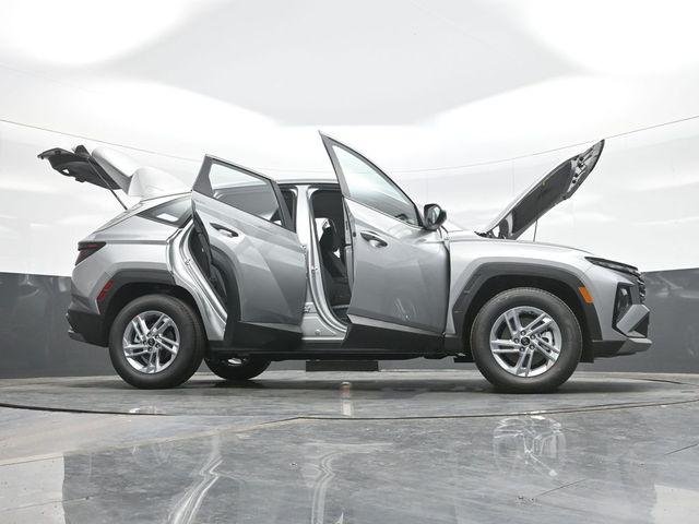 New 2026 Silver Hyundai SE FWD image 31