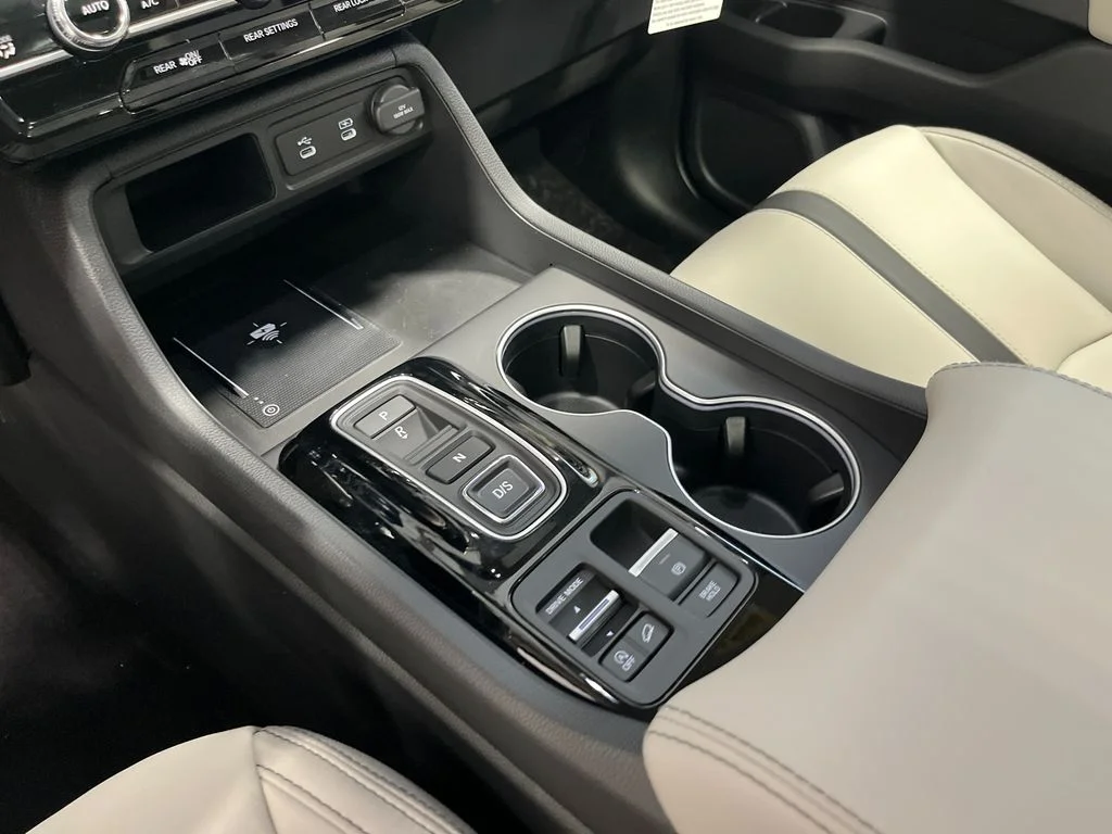New 2026 Platinum White Pearl Honda Touring image 16