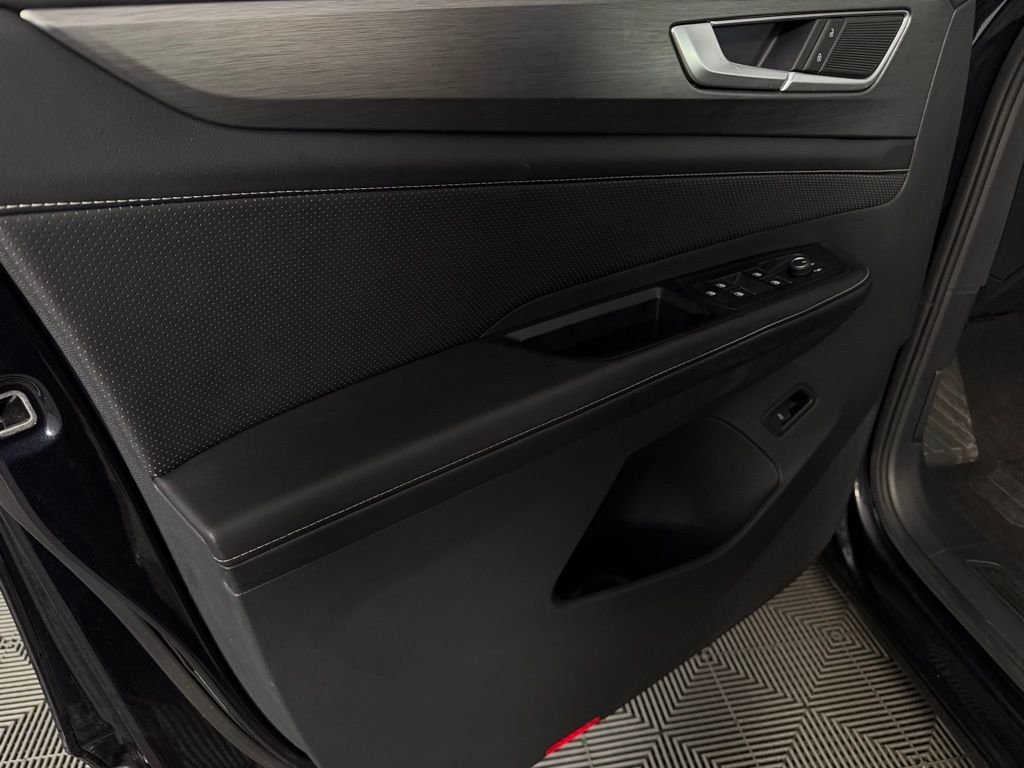 2025 Volkswagen Atlas Cross Sport SE w/Tech - Photo 23