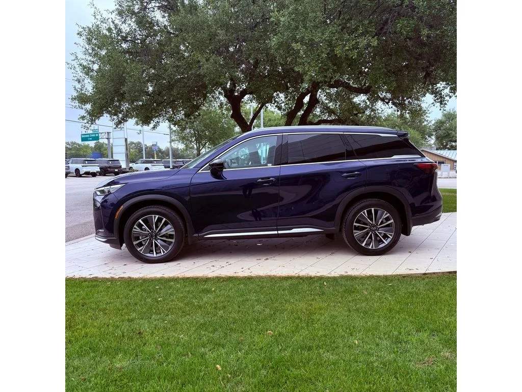 New 2026 Grand Blue INFINITI Luxe FWD image 34