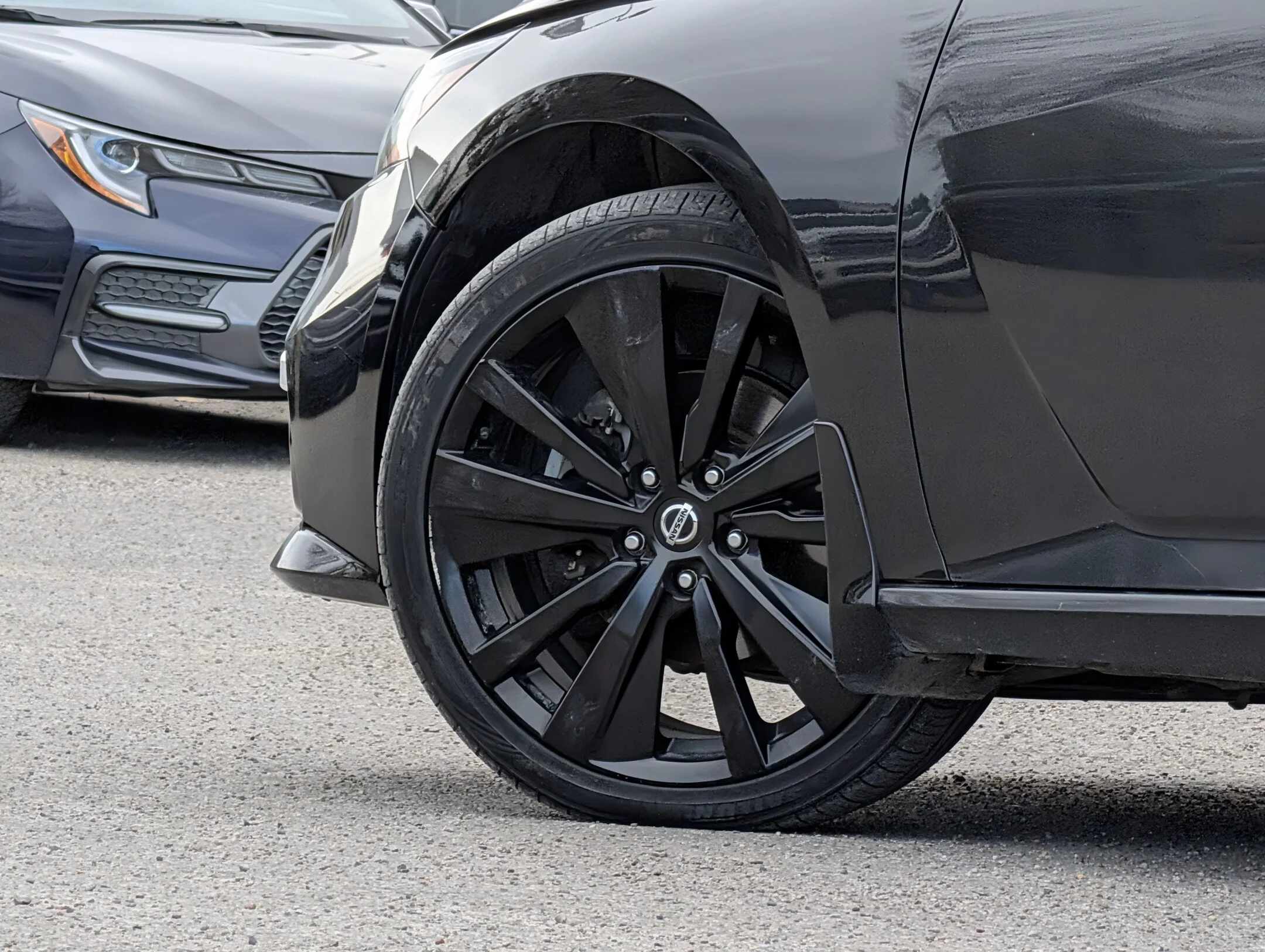 Used 2022 Black Nissan 2.5 SR Midnight Edition AWD - Leather - Sunro - 2.5 SR Midnight Edition Sedan image 9