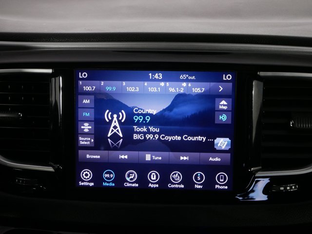 Used 2019 Brilliant Black Crystal Pearlcoat Chrysler Touring L Plus image 21