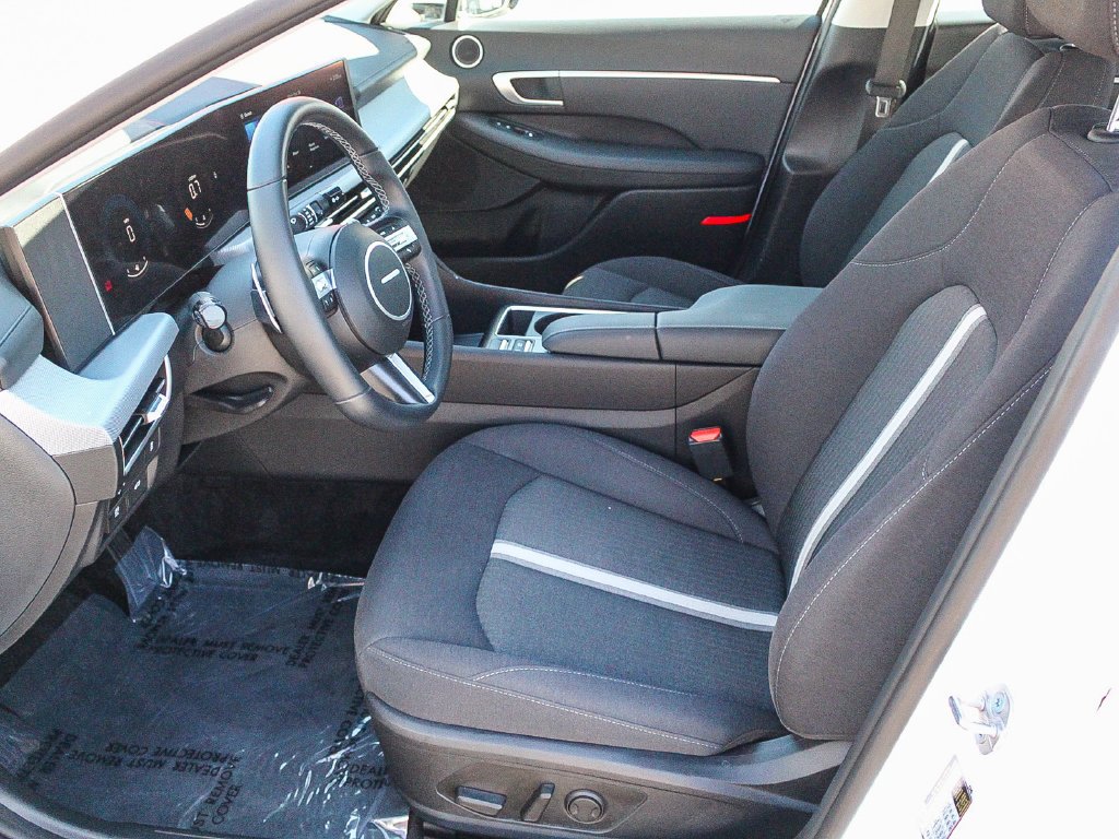 Used 2026 White Hyundai SEL Sport image 19