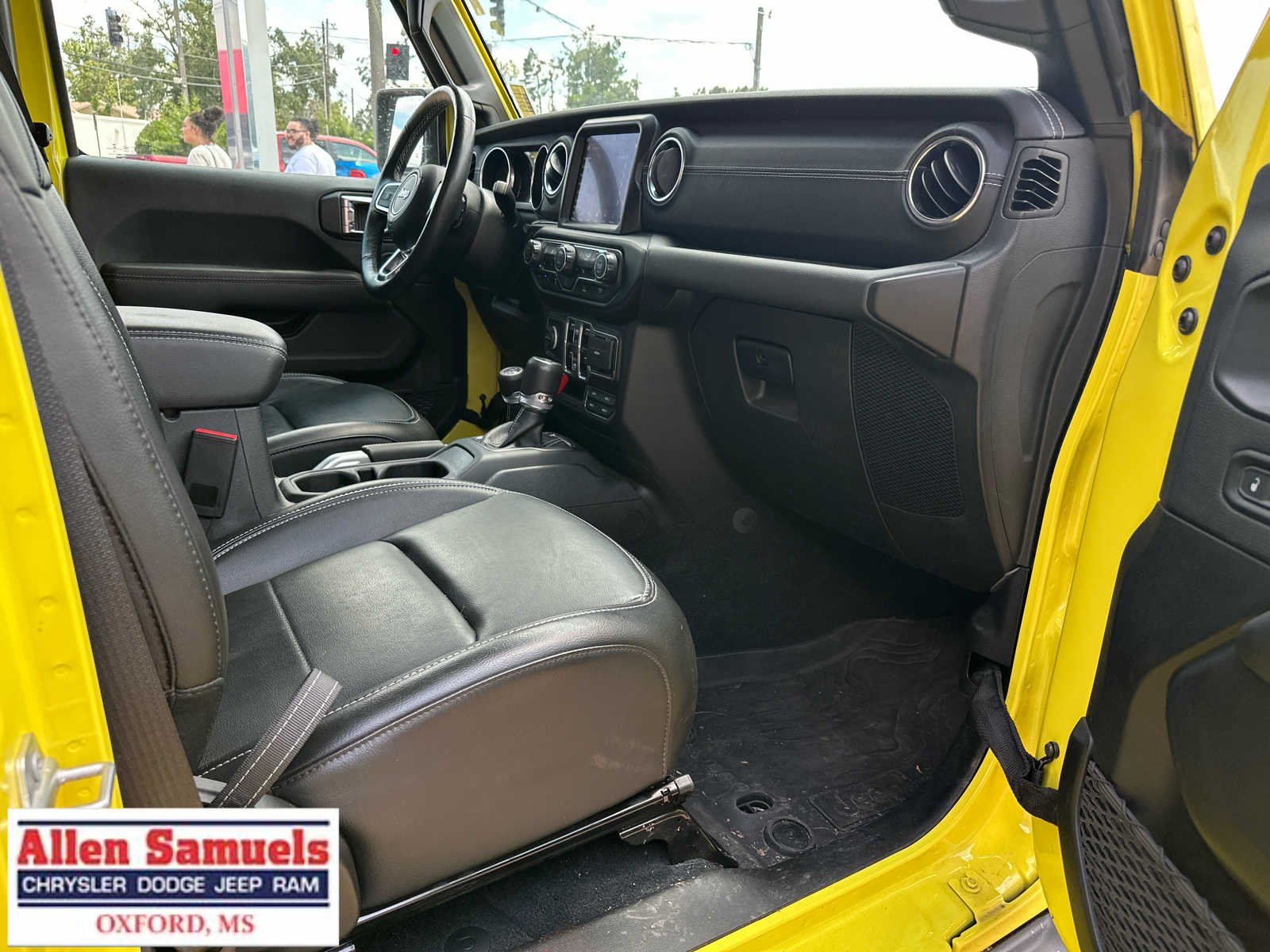 Used 2022 High Velocity Clearcoat Jeep Unlimited Sahara image 42