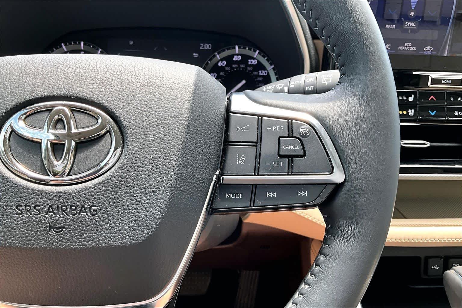 Used 2021 Blizzard Pearl Toyota Platinum image 23
