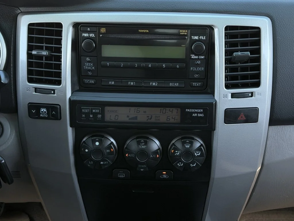 Used 2008 Silver Toyota SR5 image 16