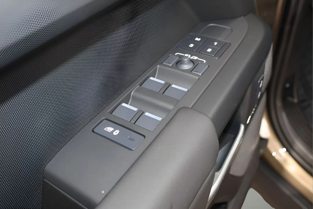 New 2026 Gondwana Stone Land Rover X-Dynamic SE image 10
