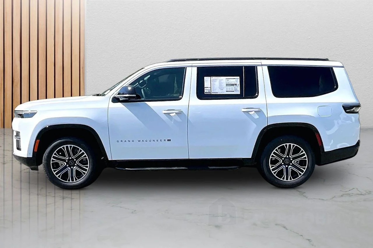 New 2026 Bright White Clear-Coat Exterior Paint Jeep  image 6