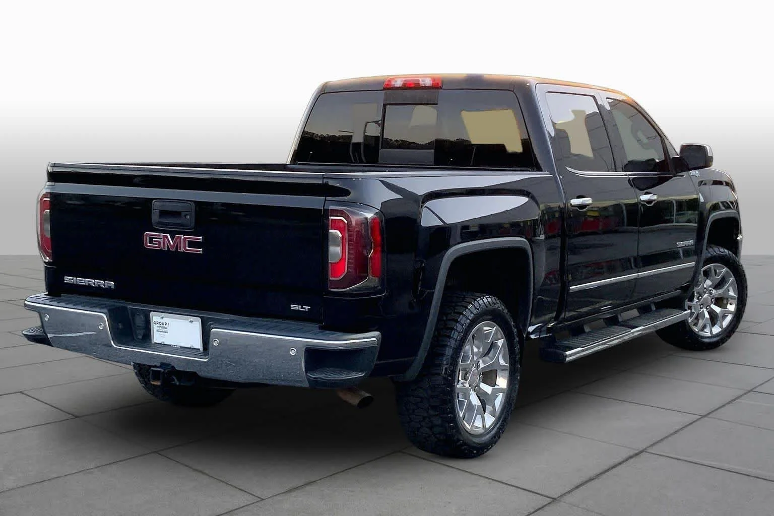 Used 2018 Onyx Black GMC SLT image 13