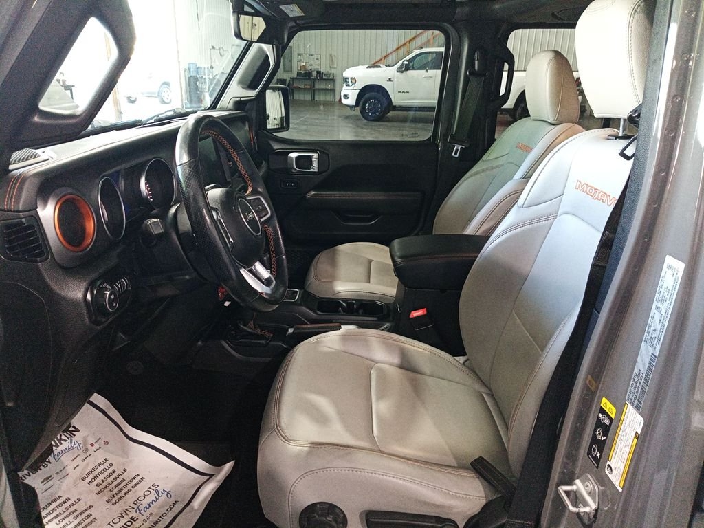 Used 2020 Gray Jeep Mojave image 9