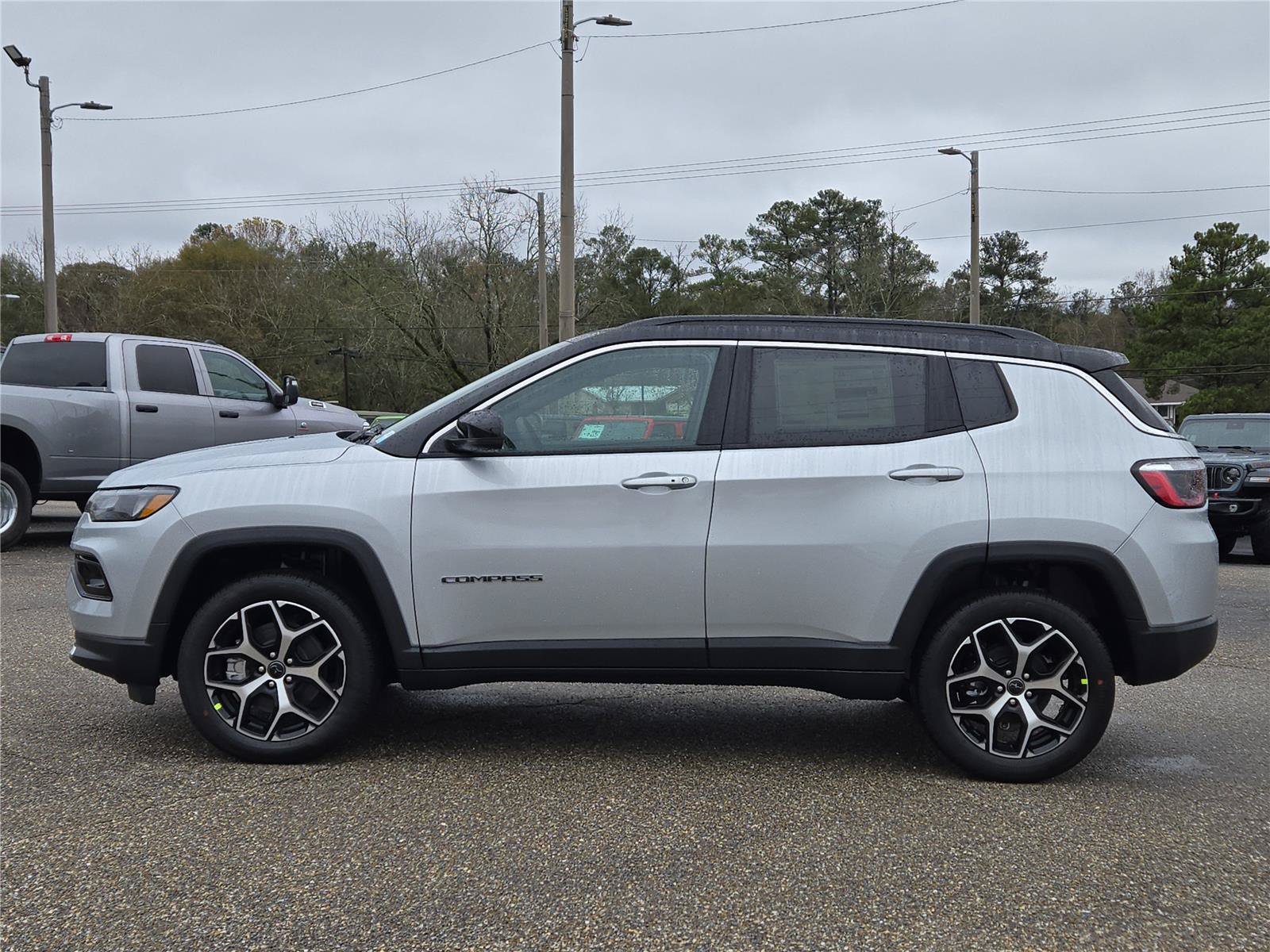 New 2026 Silver Zynith Metallic Clearcoat Jeep Limited image 11