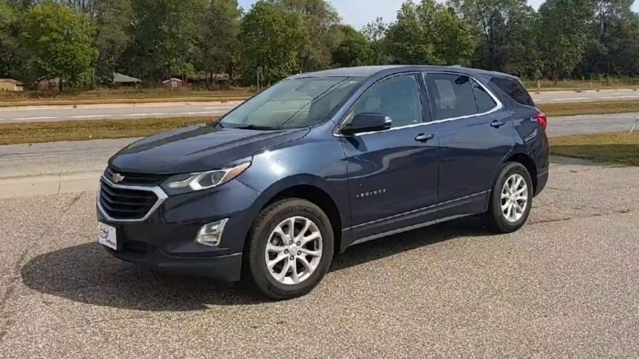 2018 Chevrolet Equinox LT photo 2