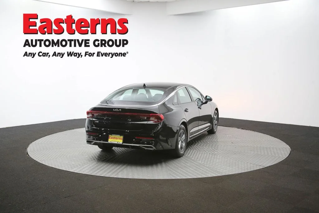 Used 2024 Gray Nissan SV image 39