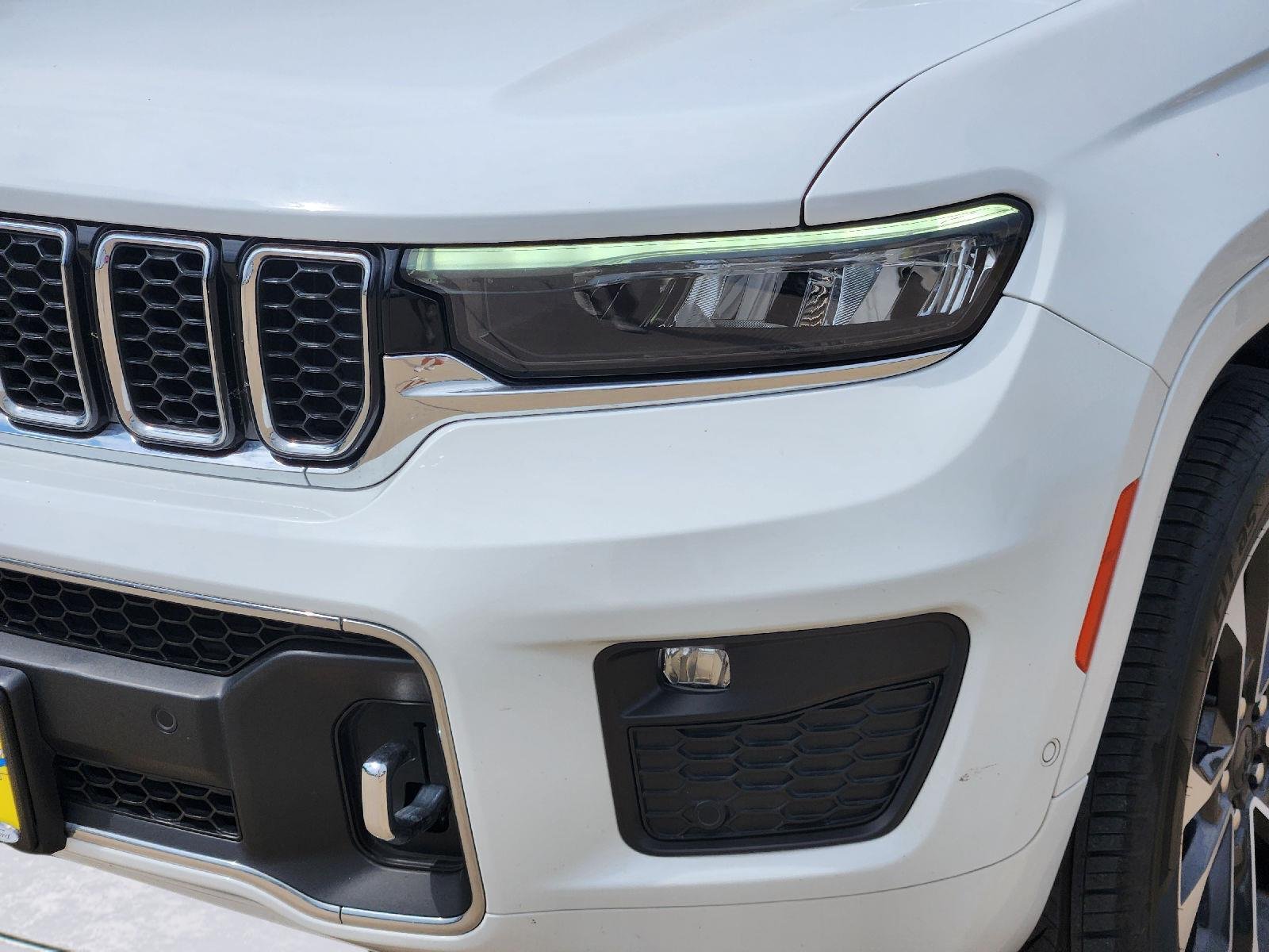 Used 2022 Bright White Clearcoat Jeep Overland image 7