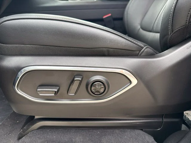 New 2027 Gray Jeep Upland image 27