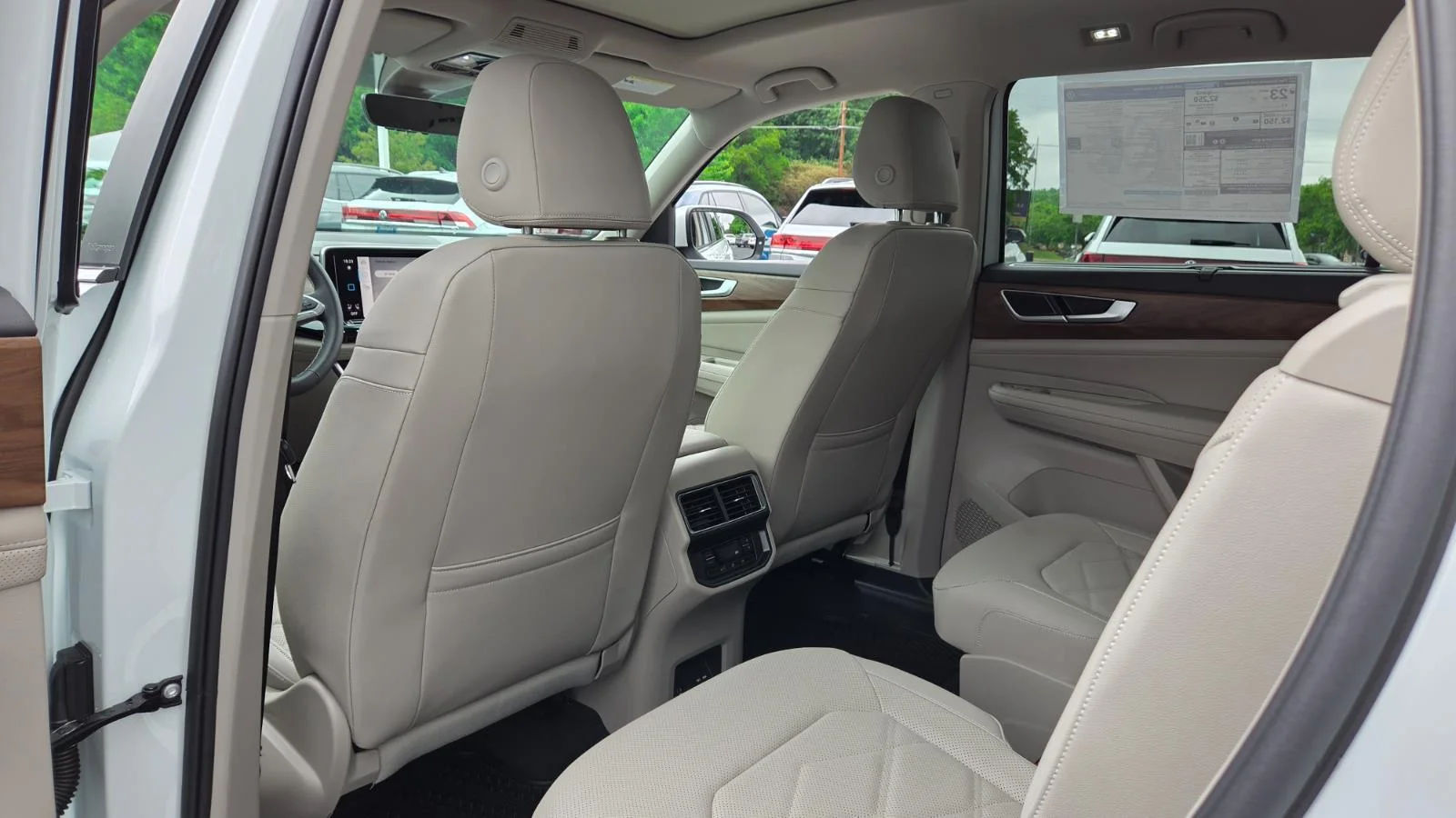 New 2026 opal white pearl Volkswagen 2.0T SE w/Technology image 45