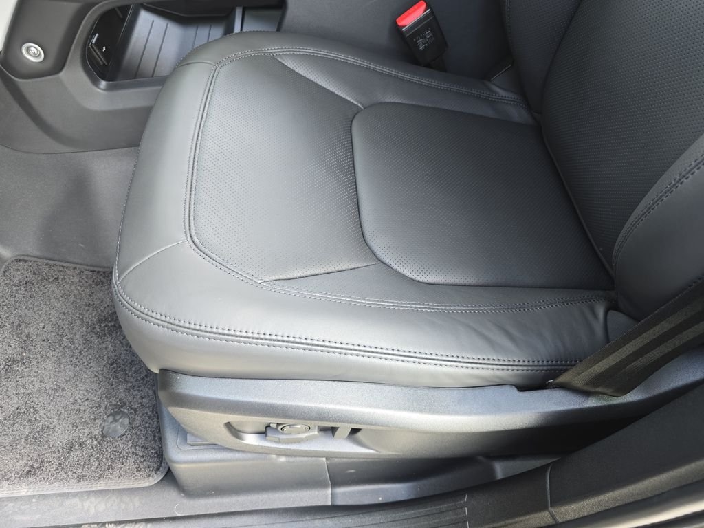 New 2026 Carpathian Grey Land Rover S image 30
