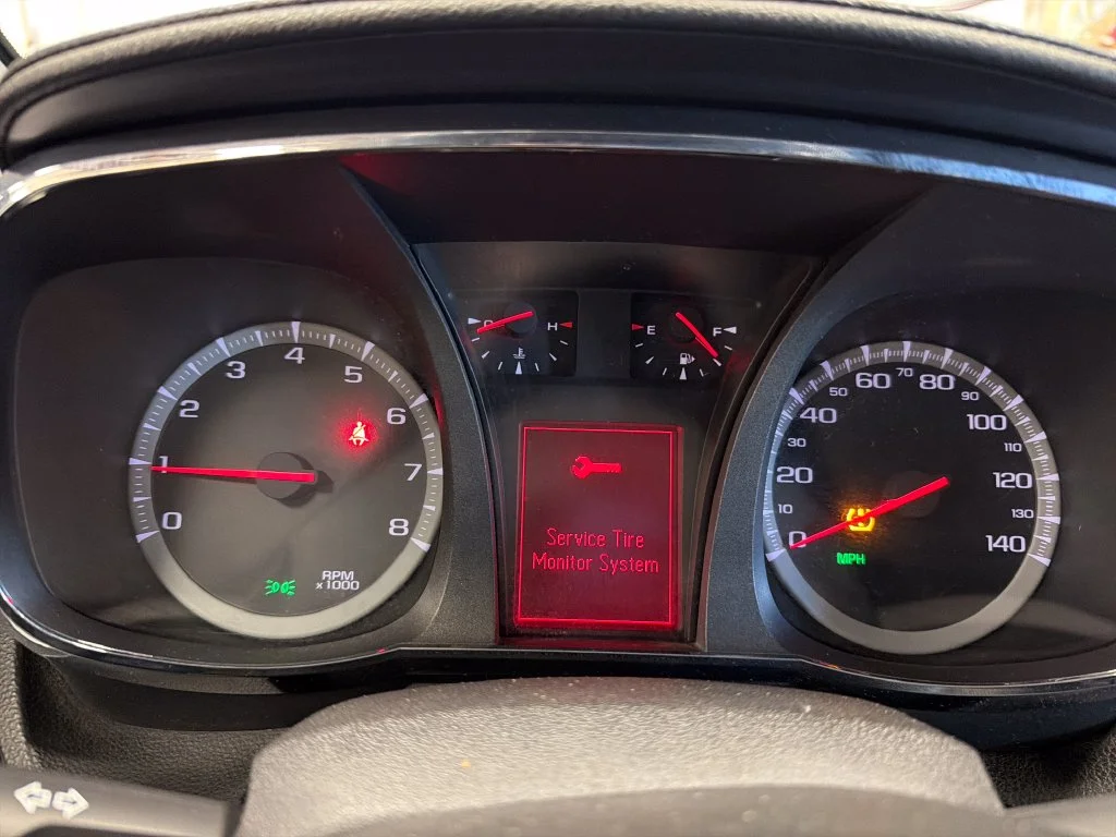 Used 2017 White GMC SLE-1 image 21