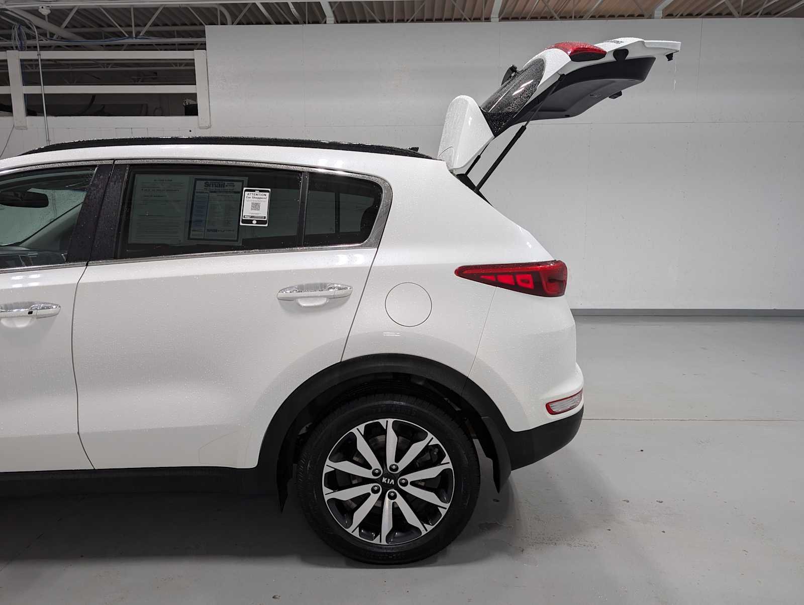 Used 2018 Snow White Pearl Kia EX image 11