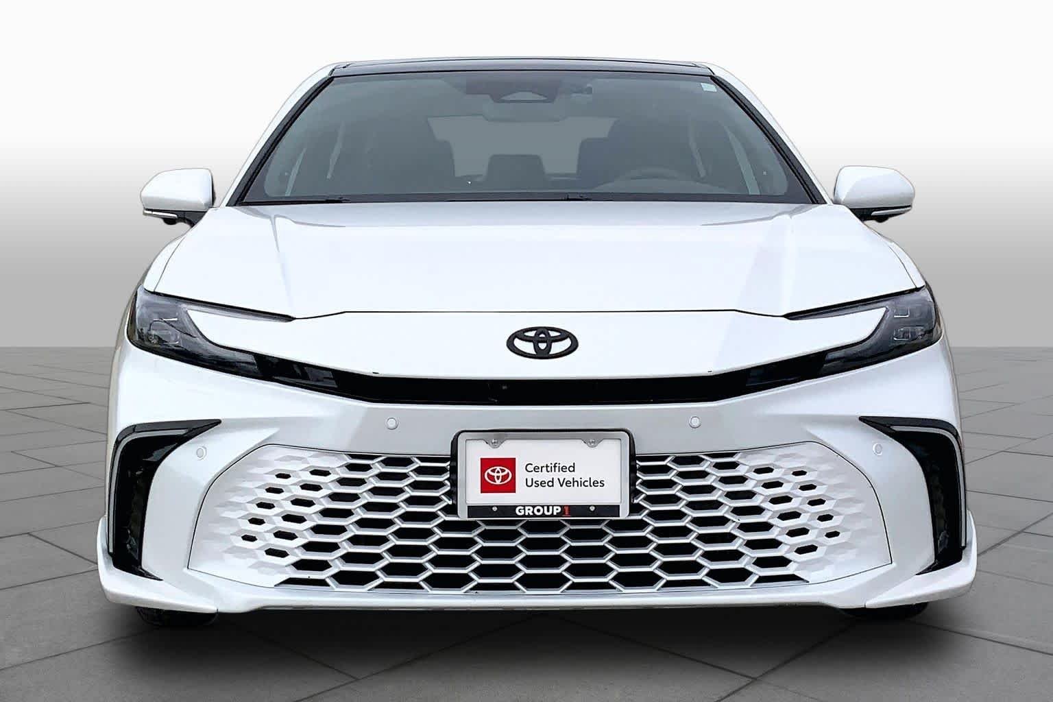Used 2026 Wind Chill Pearl Toyota XSE image 4