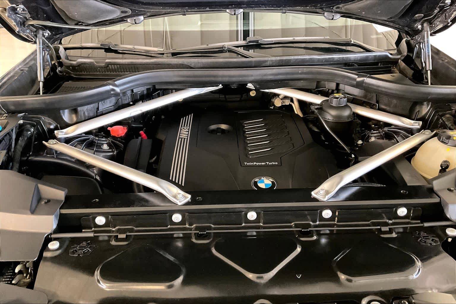 Used 2019 Arctic Grey Metallic BMW xDrive40i image 56