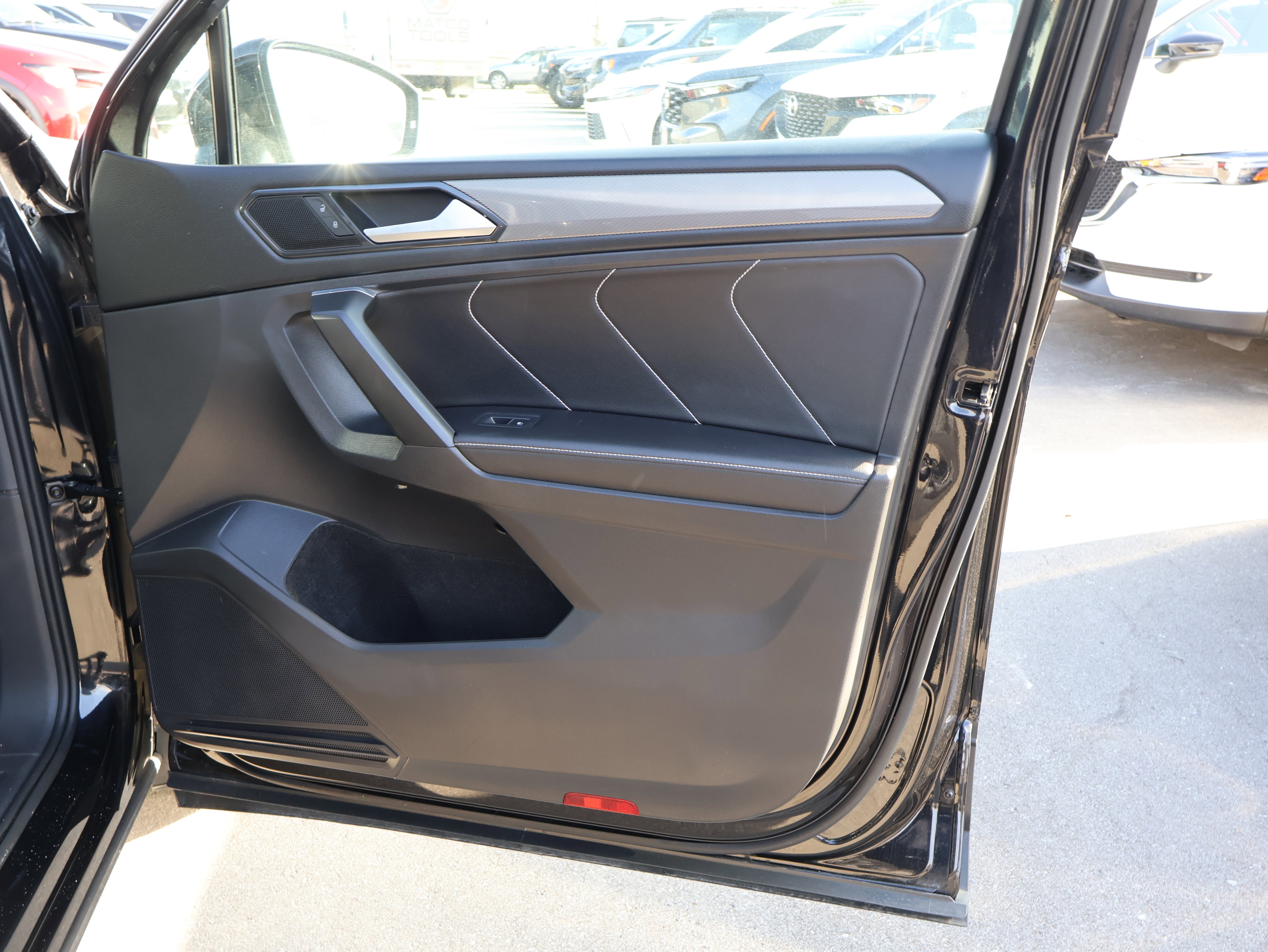 2022 Volkswagen Tiguan SE - Photo 9