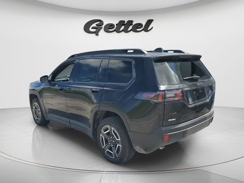 New 2026 Diamond Black Crystal Pearl-Coat Exterior Paint Jeep Limited image 6