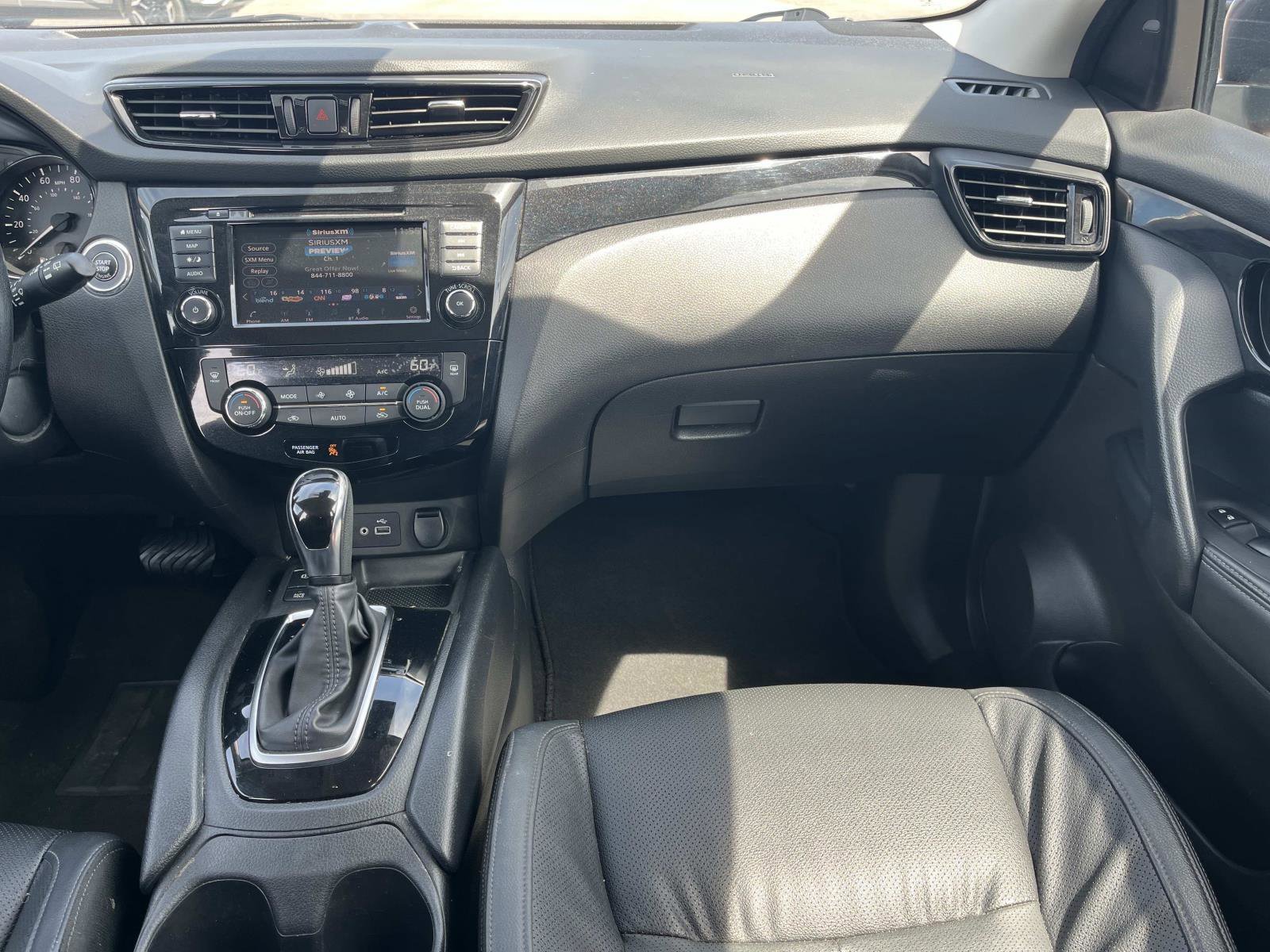 Used 2021 Scarlet Ember Tintcoat Nissan SL image 11