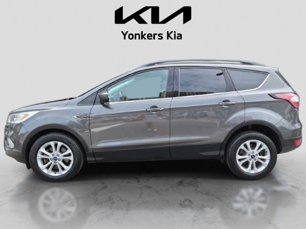 Used 2018 Gray Ford SEL image 10