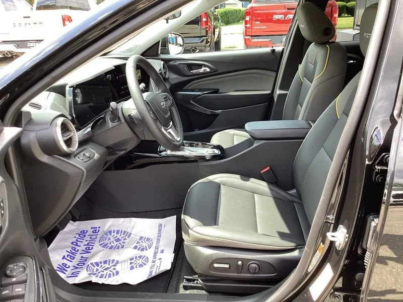 New 2026 Mosaic Black Metallic Chevrolet ACTIV image 22